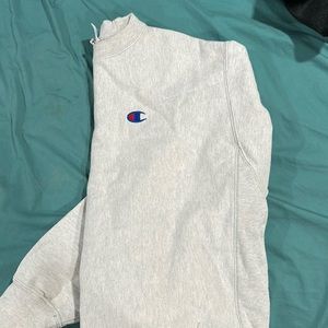 white champion reverse weave crewneck M